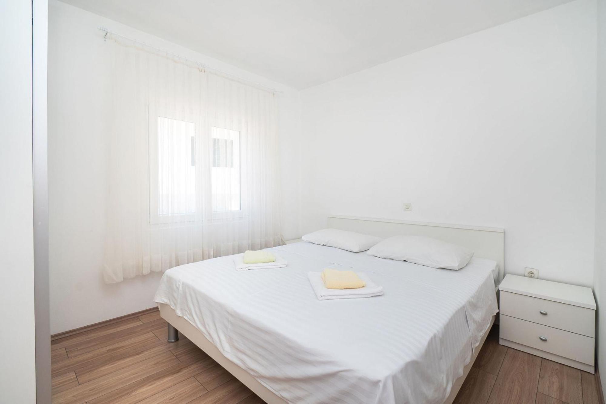 Apartment Ljuba Primosten Exterior photo